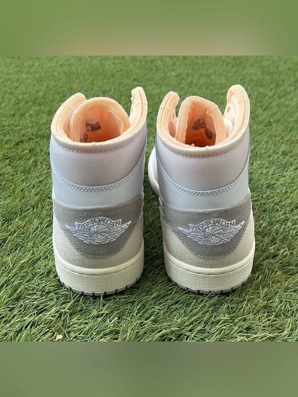 Air Jordan 1 Mid SE